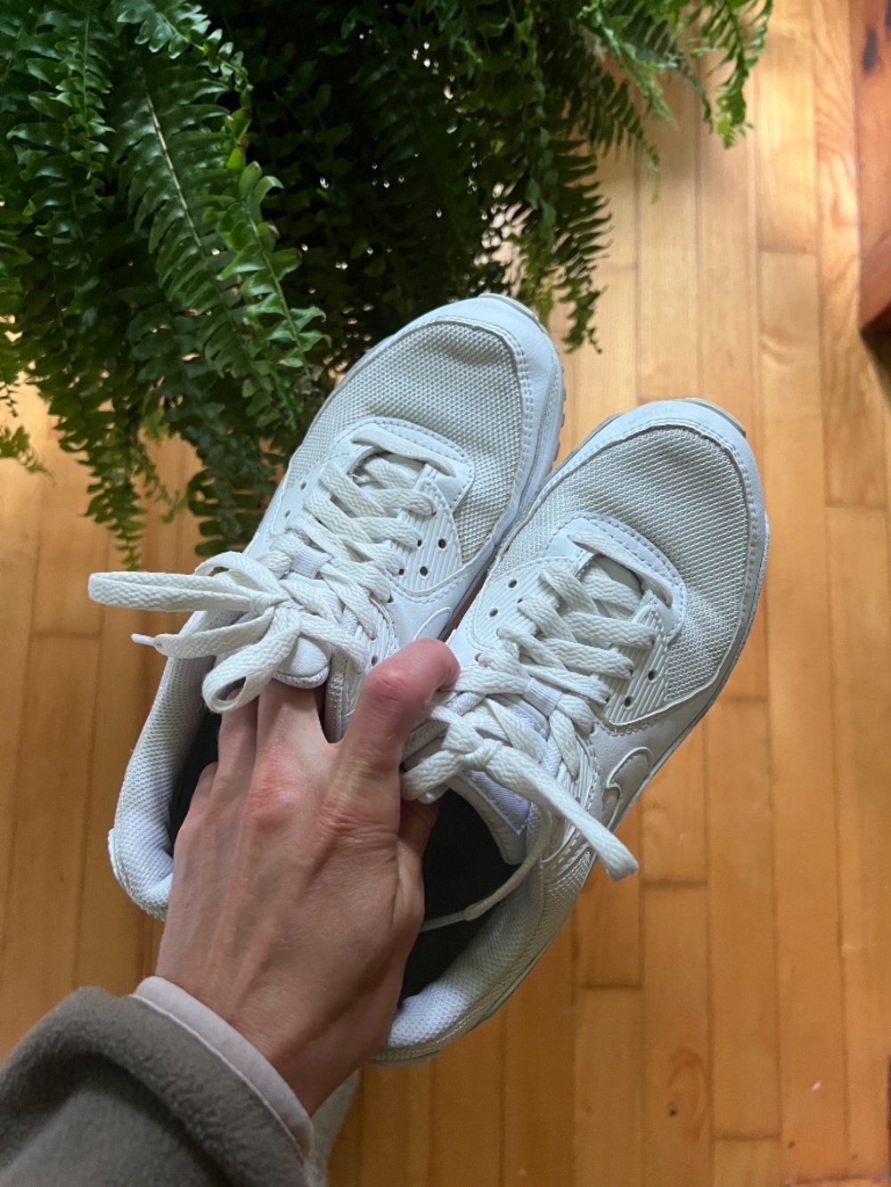 White Nike Air Max Sneakers Shoes | Women’s 8 - Picture 2 of 7